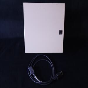 AT1215A-D10 Power Supply Beige Enclosure Box 18 Paths / 18A 120V 60Hz 4A